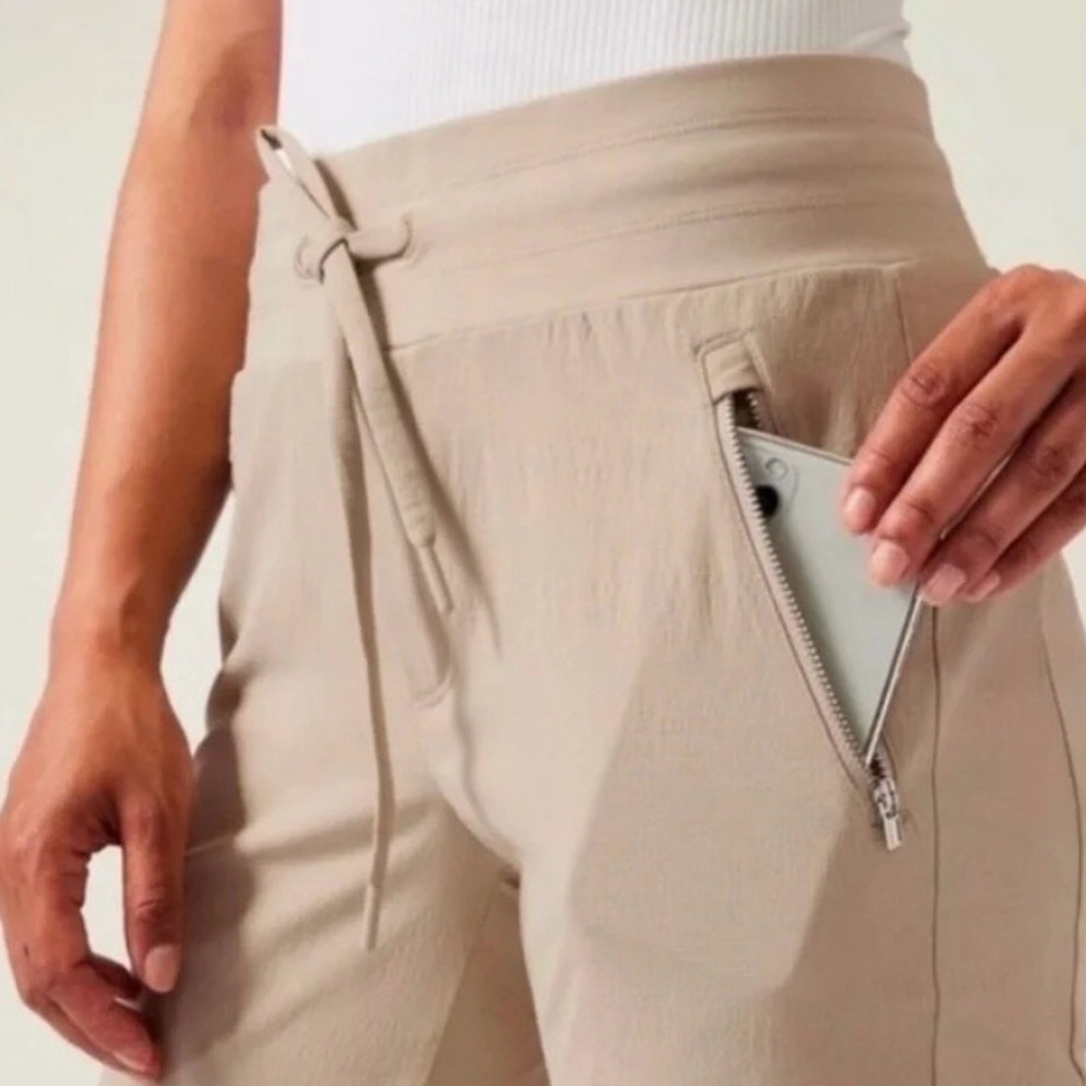 Athleta Trekkie North Jogger Pants Womens 6P Tan Khaki Hiking Athleisure Active - Picture 3 of 14